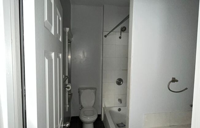 Studio, 1 bath, 500 sqft, $1,500, Unit 39-420