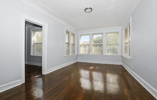 6734-6736 S Clyde Ave