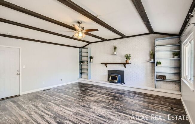 1413 TESLA DR