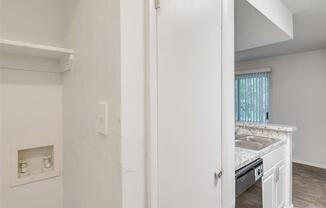 Closet View at The Hub at 934 Apartments, Atlanta, GA, 30349