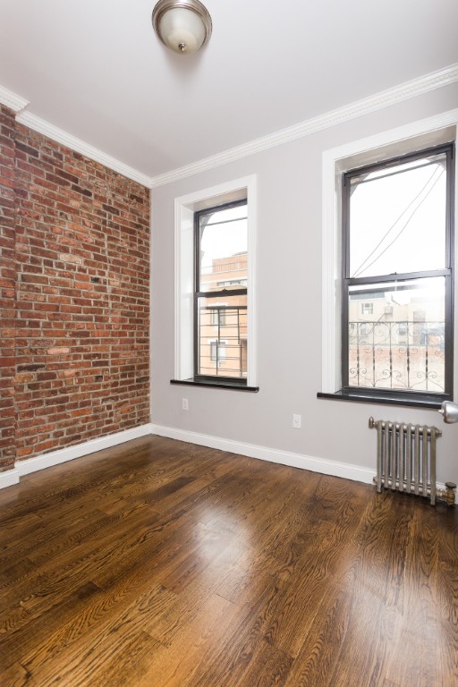 325 E 5 ST