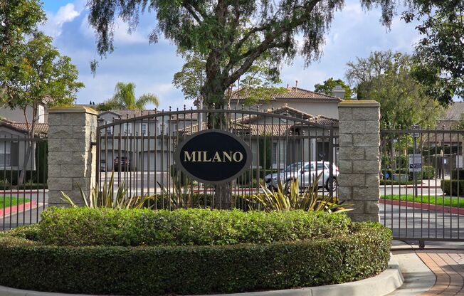 Milano Community : Beautiful 2 Bedroom 2.5 Bath Attached Townhouse in Gate Community,