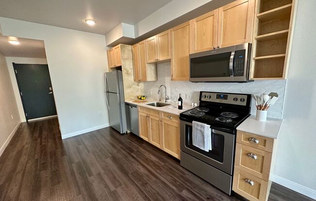 1 bed, 1 bath, 585 sqft, $2,199, Unit Unit 402