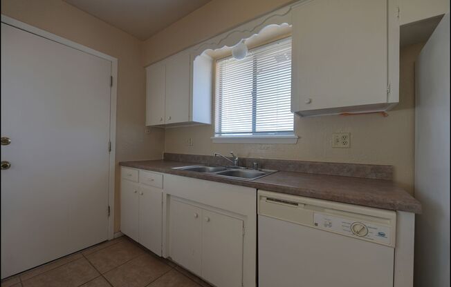 2 beds, 1.5 baths, $1,250