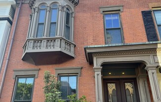516 E BROADWAY