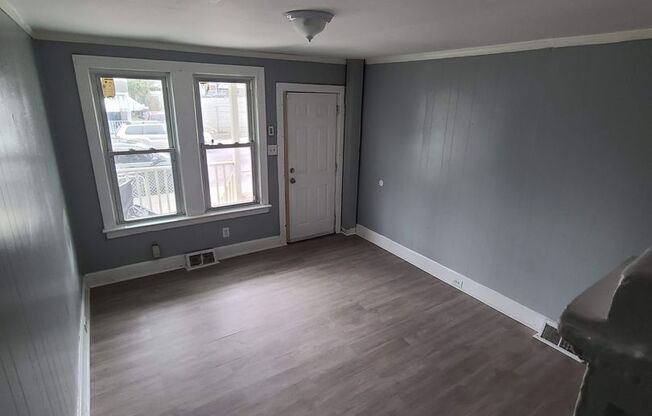 2 beds, 1 bath, $1,895, Unit # TRENTON