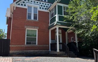Charming 2 Bed 1.5 Bath in West Wash Park!