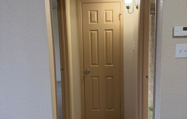 1 bed, 1 bath, 612 sqft, $895, Unit 906