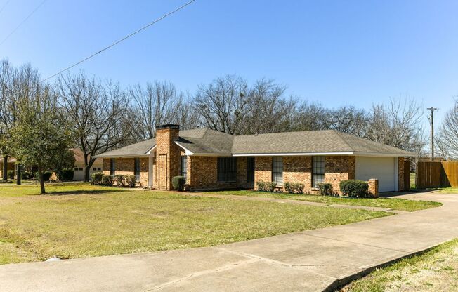 3/2/2 Great neighborhood!  Move in Ready!