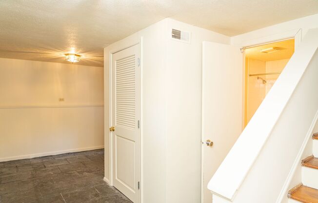 1 bed, 1 bath, $1,200, Unit Unit #C