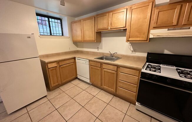 2 beds, 1 bath, 900 sqft, $1,620, Unit 732 S. Millvale Ave. #C2