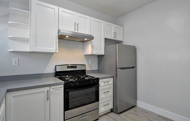 1 bed, 1 bath, 645 sqft, $2,195, Unit 17