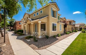 Beautiful Gilbert home in Power Ranch community with tons of amenities!