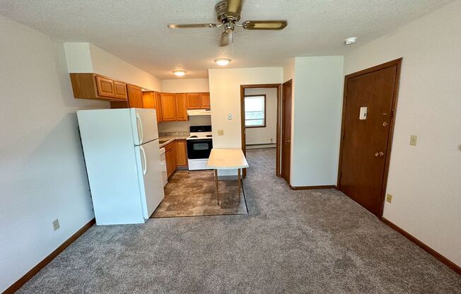 1 bed, 1 bath, 600 sqft, $650