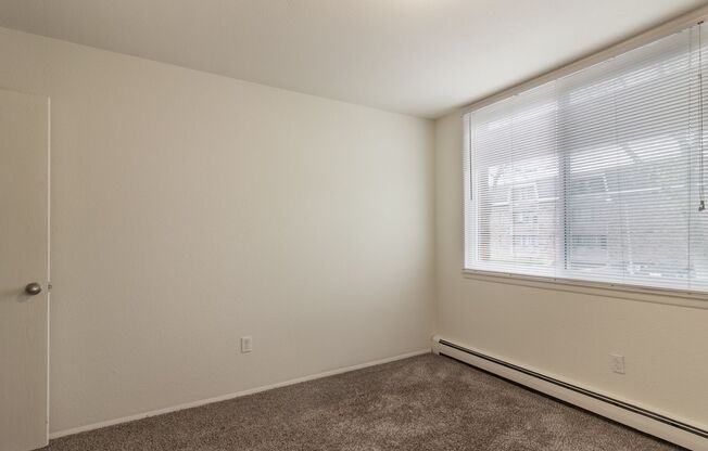 2 beds, 1.5 baths, 650 sqft, $1,375, Unit 210