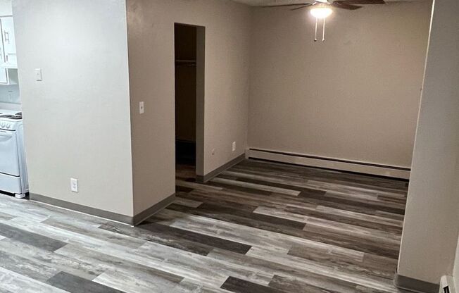 Studio, 1 bath, 462 sqft, $725, Unit DB1-1