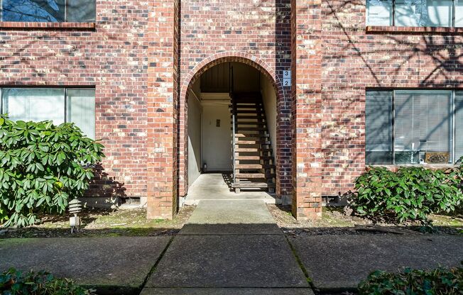 2 beds, 1.5 baths, 960 sqft, $1,650, Unit 3