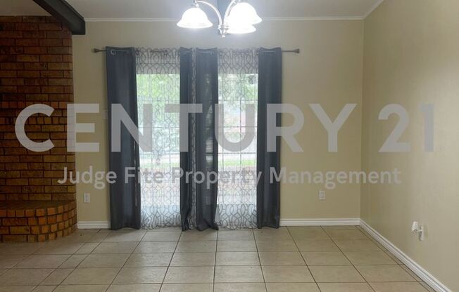 Charming 3/2/2 in DeSoto For Rent!