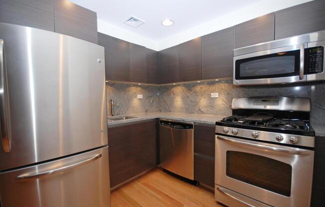 2 beds, 2 baths, $6,300, Unit 11E