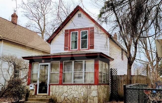 1772 MINNEHAHA AVE W