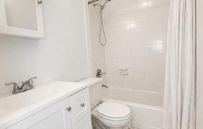 400 E 14 ST