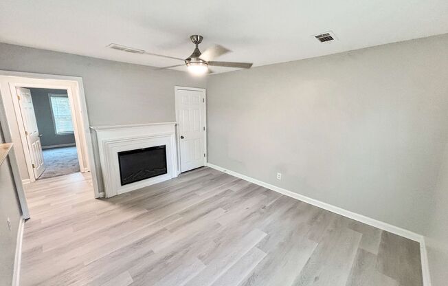 Updated and Charming 2BR/ 1 BA in Marietta!