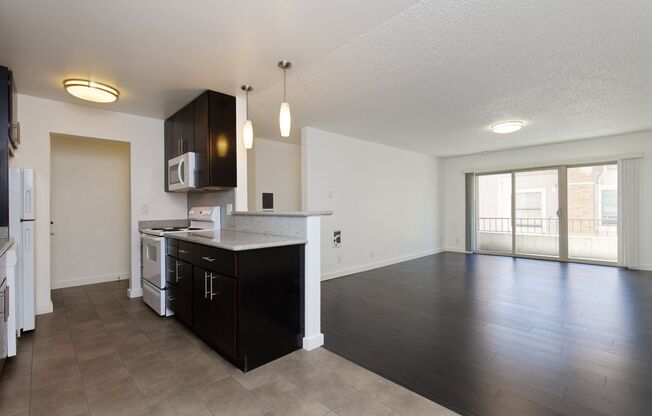 1 bed, 1 bath, 780 sqft, $2,195, Unit 205