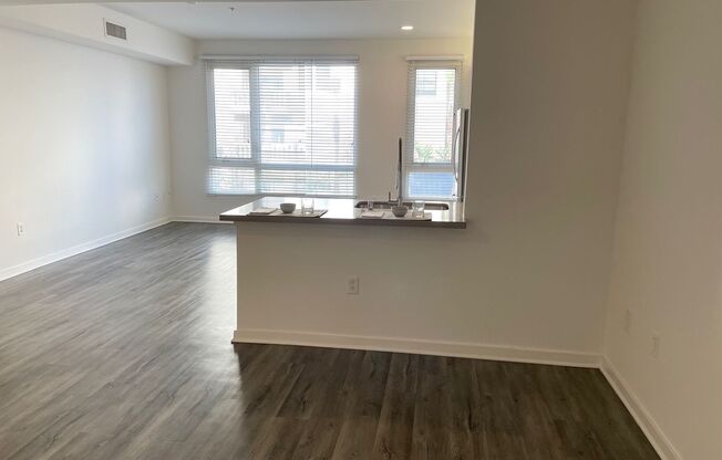 Studio, 1 bath, 611 sqft, $2,305, Unit 241