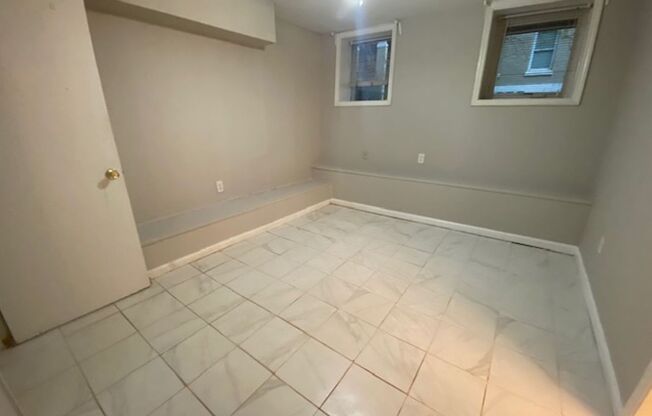 2 beds, 2 baths, 1,000 sqft, $1,650, Unit 29