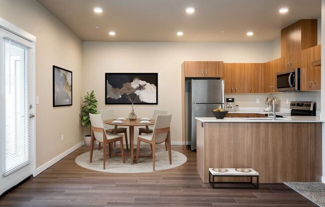 2 beds, 2 baths, 900 sqft, $1,535, Unit 4560-204