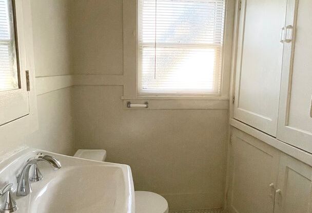 Studio, 1 bath, $1,500