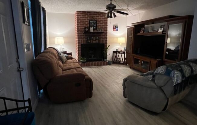 2 beds, 1.5 baths, $1,600