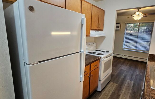 2 beds, 2 baths, 960 sqft, $1,025, Unit 21 - 107