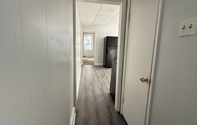 2 beds, 1 bath, $1,200, Unit #2