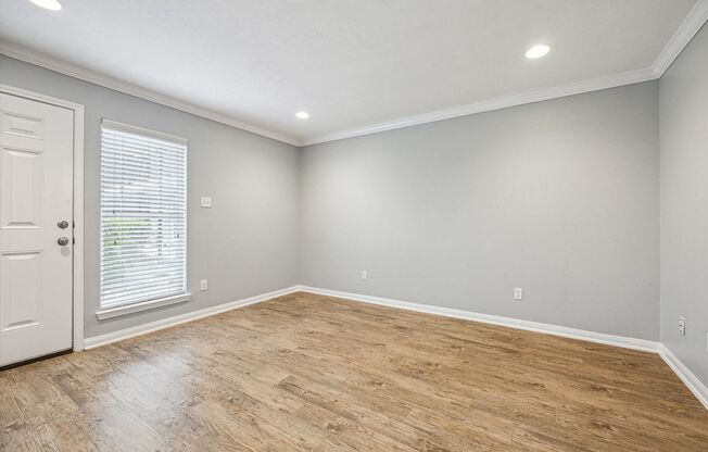 2 beds, 1 bath, 775 sqft, $1,595, Unit 29