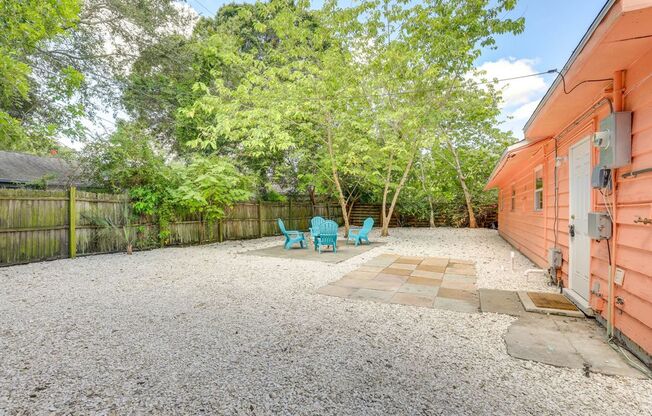 Charming 3/2 Available Now! Furnished or Unfurnished!