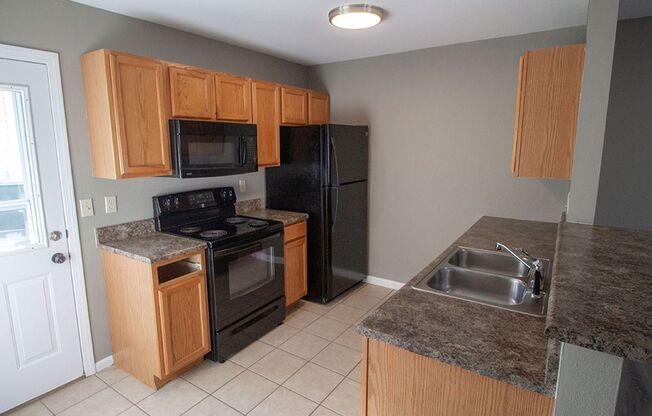 3 beds, 2 baths, $1,350