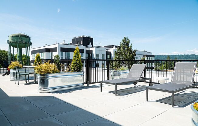 Studio, 1 bath, 343 sqft, $999, Unit Unit 102 - Live/Work - Income Restricted