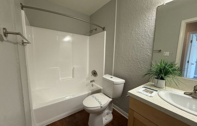 2 beds, 1 bath, 950 sqft, $2,695, Unit 0053