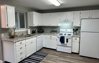 2 beds, 1 bath, 700 sqft, $1,699