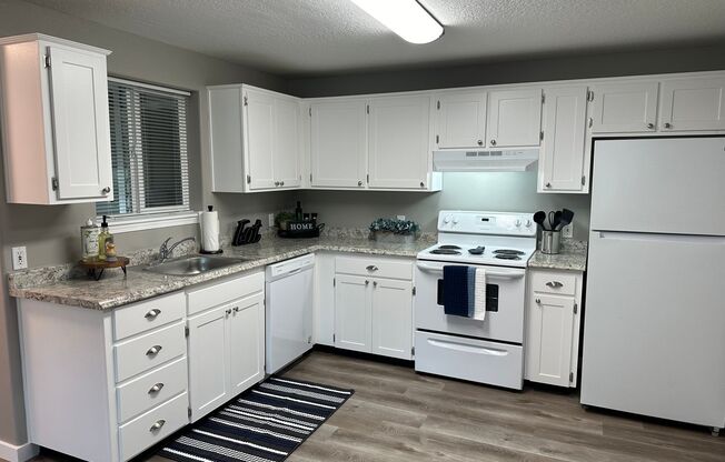 2 beds, 1 bath, 700 sqft, $1,699