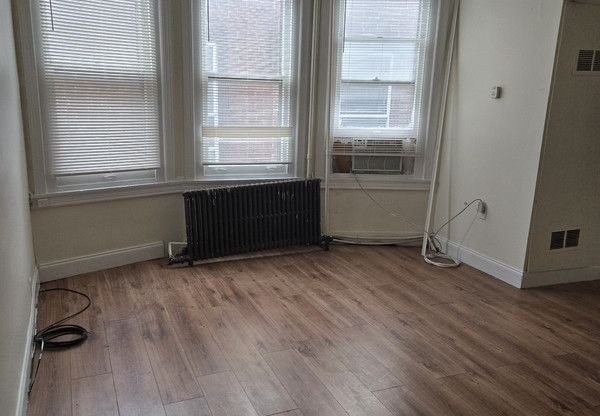 111 E WYOMING AVE