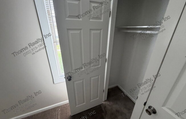 2 beds, 1 bath, $695, Unit 39