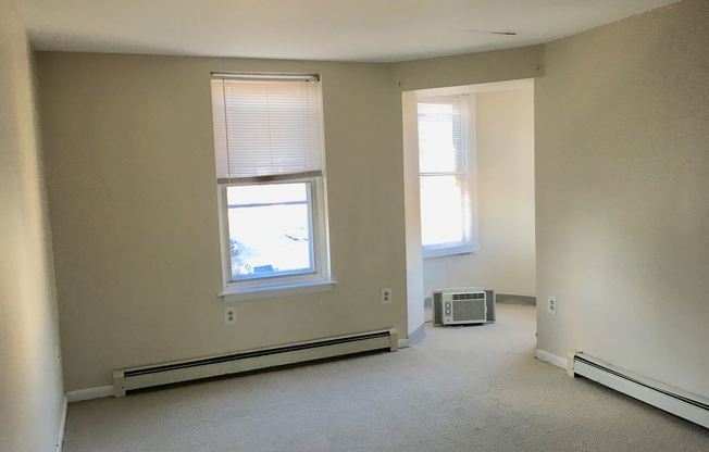 2 beds, 1 bath, $1,500, Unit 3F