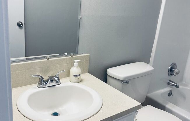 1 bed, 1 bath, 576 sqft, $765, Unit 3625-B