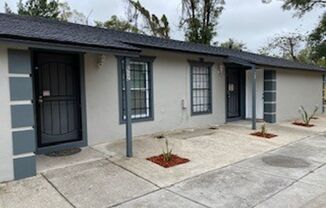 2BR/1BA  TRIPLEX LOCATED DOWNTOWN ORLANDO