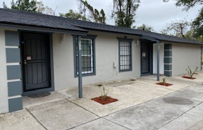 2BR/1BA  TRIPLEX LOCATED DOWNTOWN ORLANDO