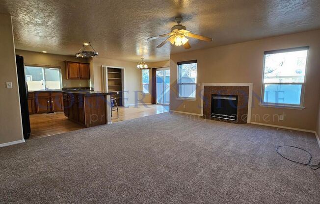 Wonderful Spacious Home In Meridian!