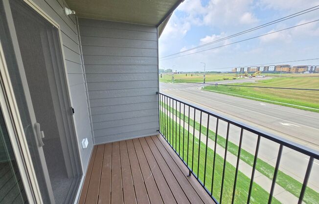 2 beds, 1 bath, 1,090 sqft, $1,230, Unit 3400 304