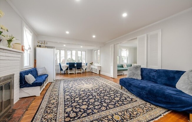 10 KINGS CT